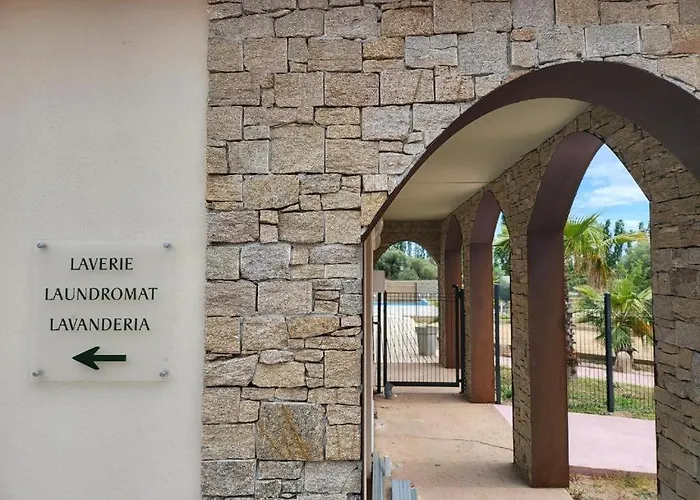 T2 En Corse Dans Avec Piscines Proche De Porto Vecchio Apartmán *